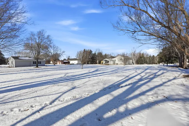 $490,000 | 4995 124th Street North, St. Paul, MN 55110