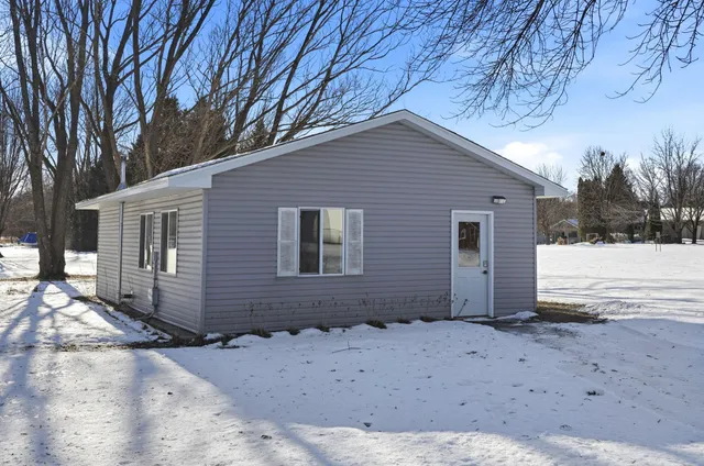 $490,000 | 4995 124th Street North, St. Paul, MN 55110