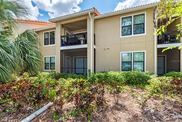 $2,000 | 4057 Crockers Lake Boulevard, Unit 13, Sarasota, FL 34238