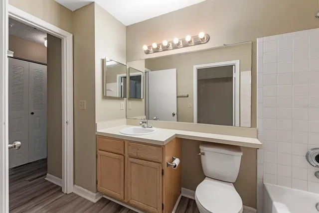 $2,000 | 4057 Crockers Lake Boulevard, Unit 13, Sarasota, FL 34238