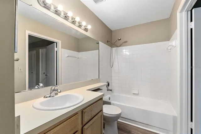 $2,000 | 4057 Crockers Lake Boulevard, Unit 13, Sarasota, FL 34238