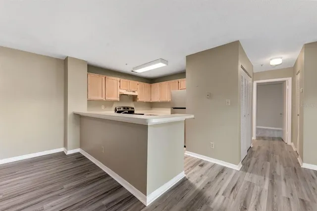 $2,000 | 4057 Crockers Lake Boulevard, Unit 13, Sarasota, FL 34238