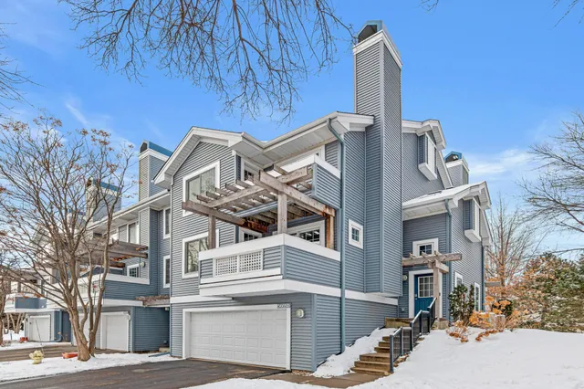 $289,900 | 15605 24th Avenue North, Unit D, Plymouth, MN 55447