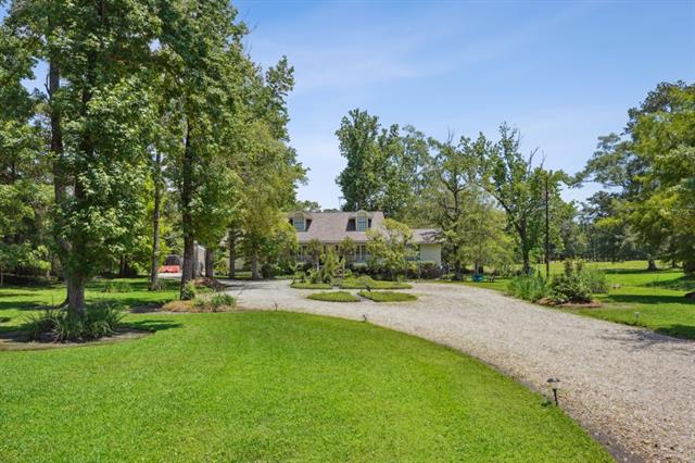 214 Tchefuncte Drive Covington, LA 70433 - Photo 2 of 39