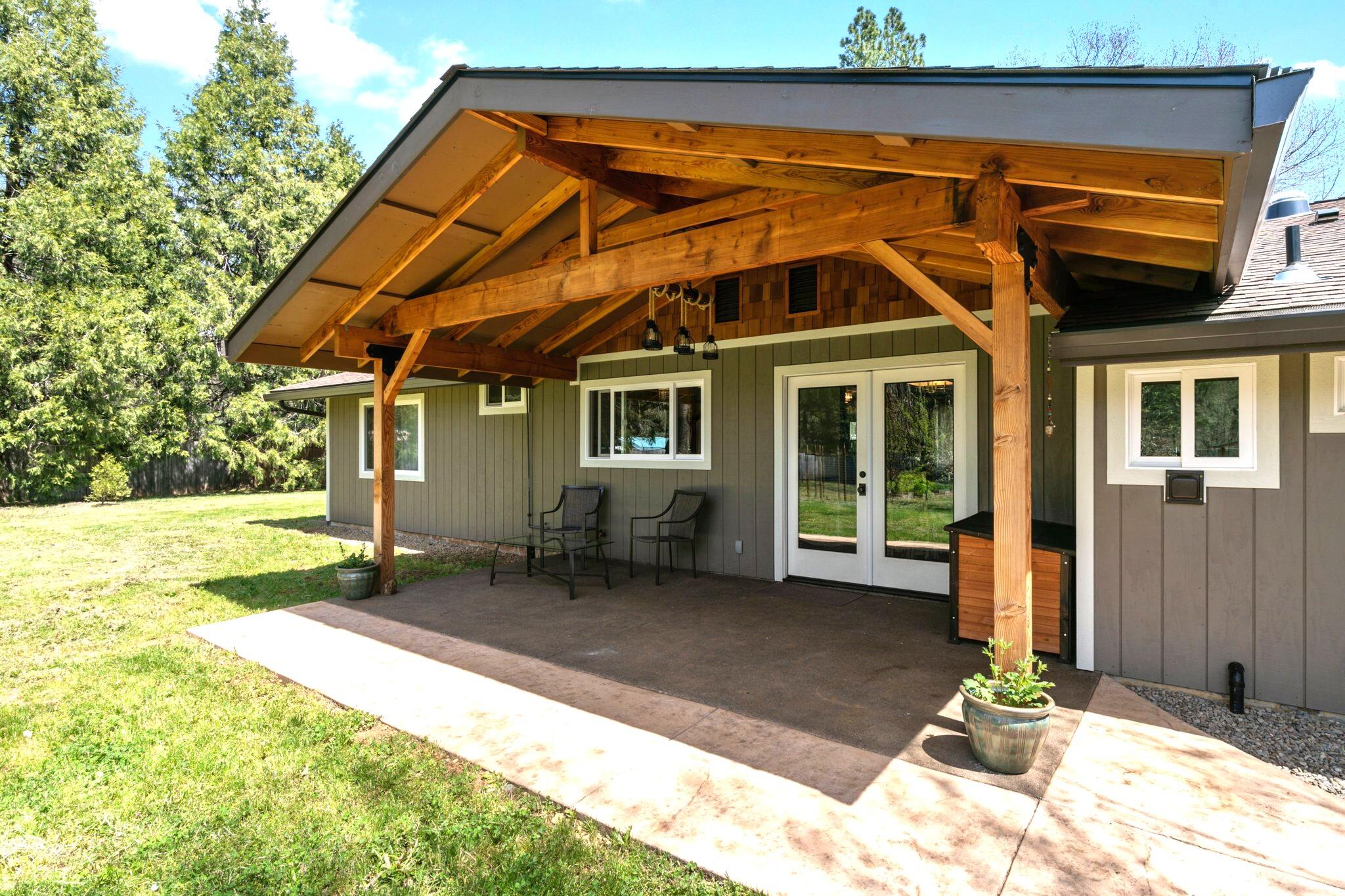4515 Dick George Road Cave Junction, OR 97523 - Photo 5 of 33 3.51