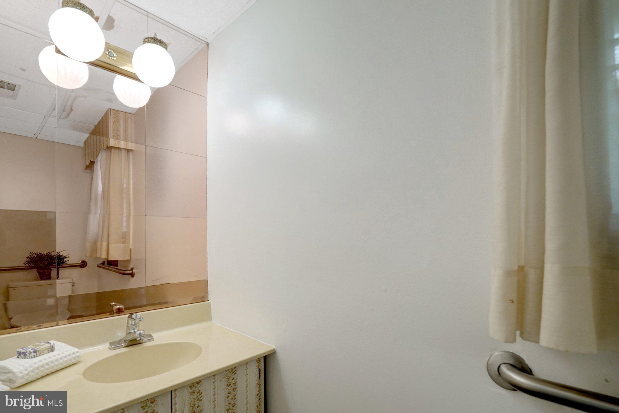 4902 Ravensworth Road Annandale, VA 22003 - Photo 46 of 63 1/2 Bathroom, Lower Level