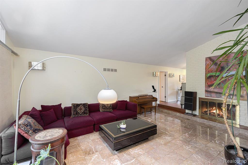 25425 Dennison Road Franklin, MI 48025 - Photo 14 of 44 Gallery Image 14