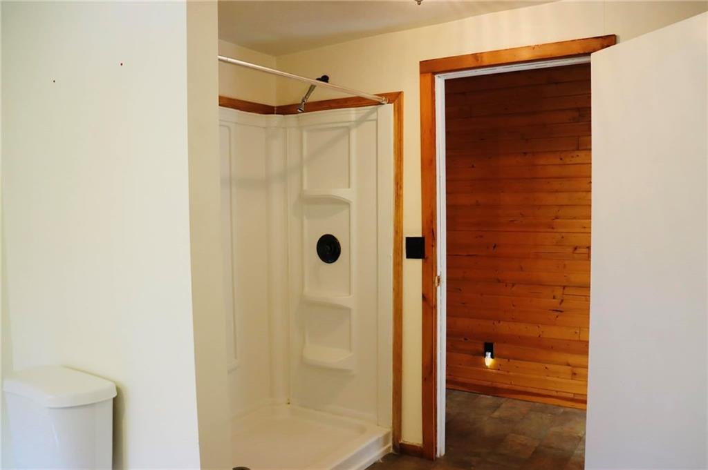 242 Sugar Run Road Waynesburg, PA 15370 - Photo 13 of 21 Full Bathroom