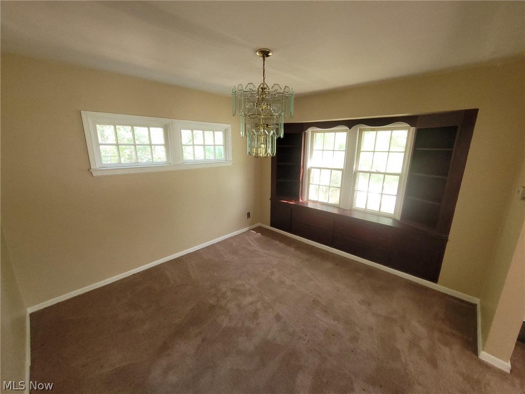 24375 Tryon Road Oakwood, OH 44146 - Photo 14 of 34 Dining Room