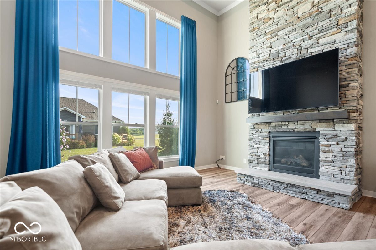 15154 Blue Ribbon Boulevard Fishers, IN 46040 - Photo 4 of 42 Gallery Image 4