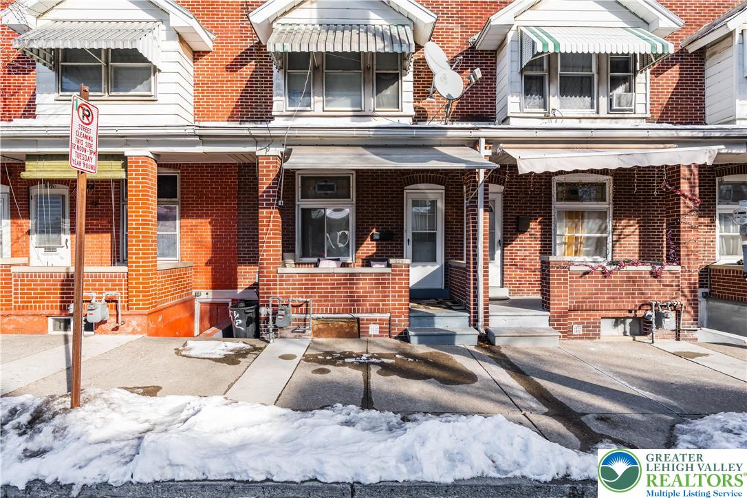 535 North Front Street Allentown, PA 18102 - Photo 4 of 51 front view of a building with a porch