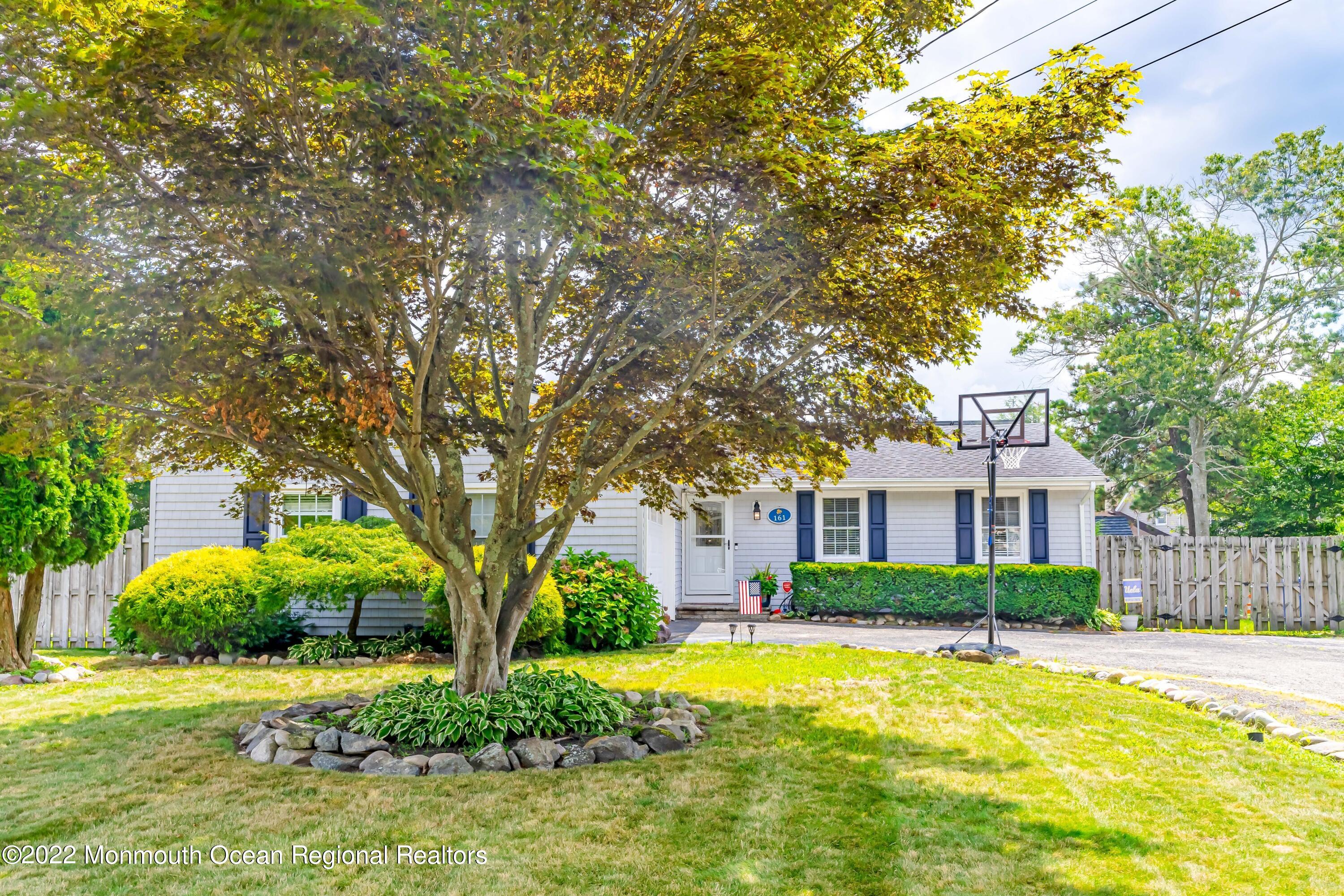 161 Dolphin Road Manahawkin, NJ 08050 - Photo 2 of 29 161 dolphin129-003-024-4200x2801