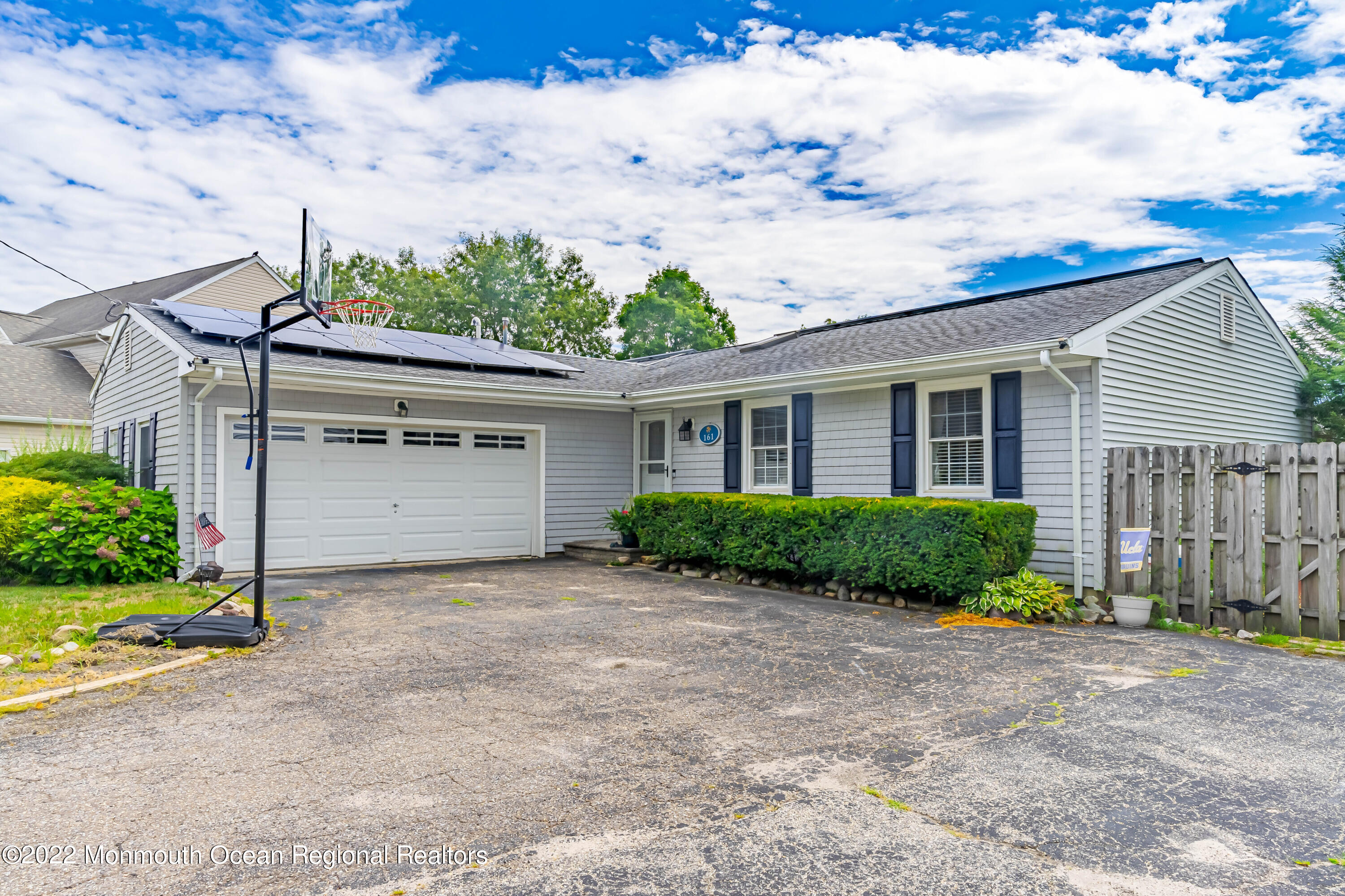 161 Dolphin Road Manahawkin, NJ 08050 - Photo 3 of 29 161 dolphin1002-002-006-4200x2801