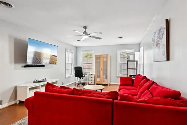 $400,000 | 2716 Wayside Avenue, Fort Worth, TX 76110