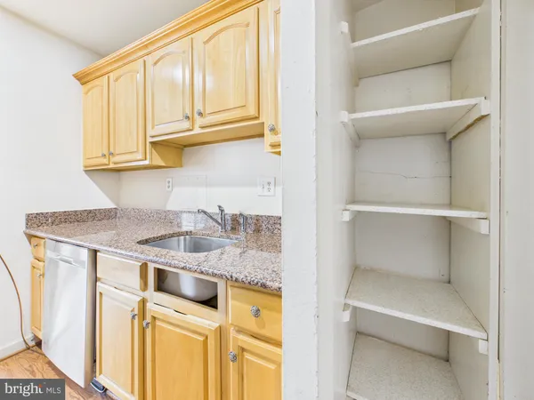 $195,000 | 3701 5th Street South, Unit 406, Arlington, VA 22204