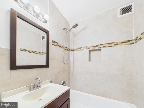 $195,000 | 3701 5th Street South, Unit 406, Arlington, VA 22204
