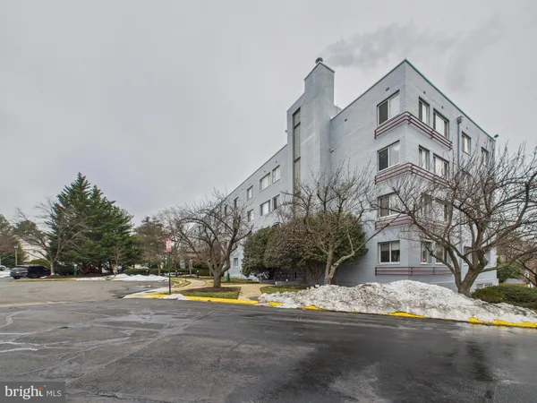 $195,000 | 3701 5th Street South, Unit 406, Arlington, VA 22204