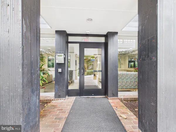 $195,000 | 3701 5th Street South, Unit 406, Arlington, VA 22204