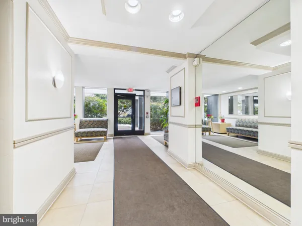 $195,000 | 3701 5th Street South, Unit 406, Arlington, VA 22204