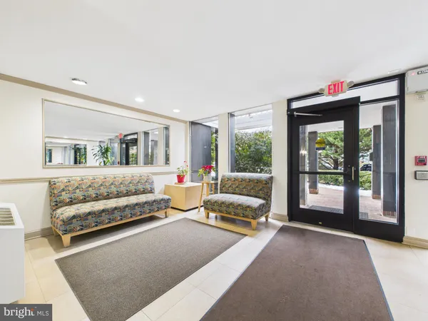 $195,000 | 3701 5th Street South, Unit 406, Arlington, VA 22204
