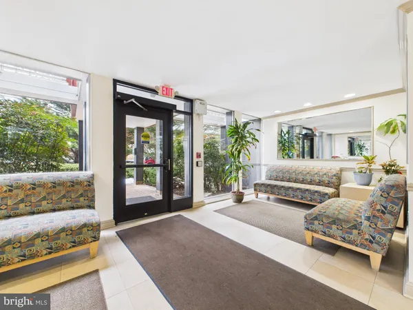 $195,000 | 3701 5th Street South, Unit 406, Arlington, VA 22204