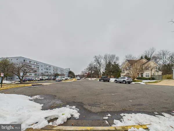 $195,000 | 3701 5th Street South, Unit 406, Arlington, VA 22204