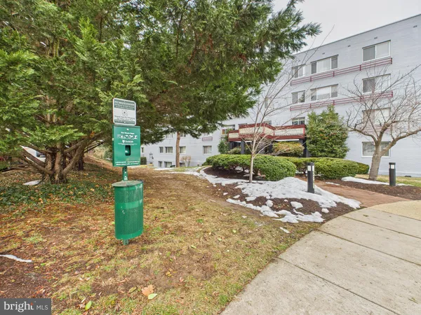 $195,000 | 3701 5th Street South, Unit 406, Arlington, VA 22204