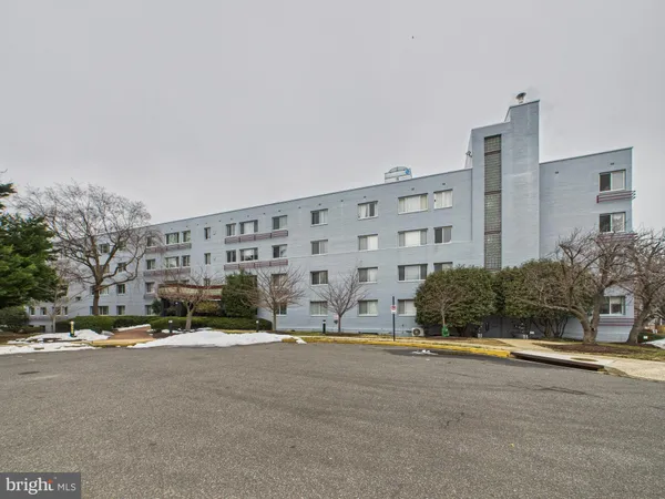 $195,000 | 3701 5th Street South, Unit 406, Arlington, VA 22204