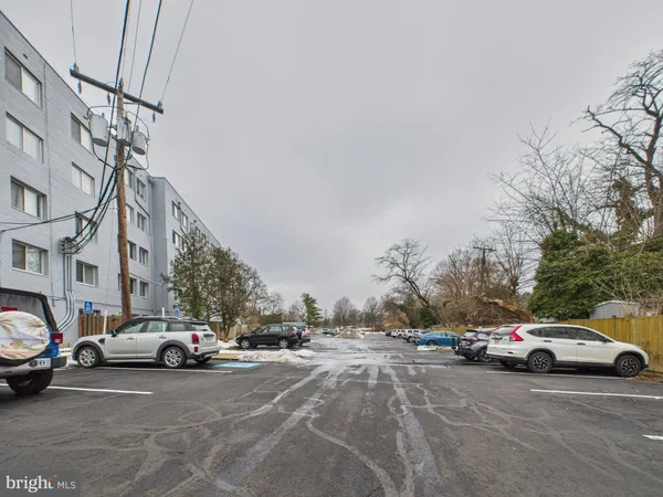 $195,000 | 3701 5th Street South, Unit 406, Arlington, VA 22204