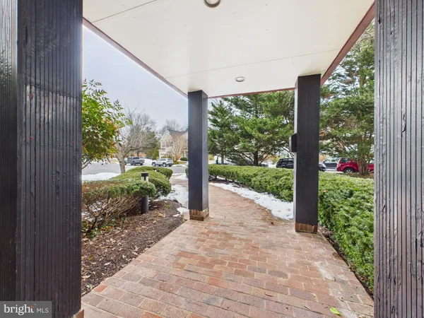 $195,000 | 3701 5th Street South, Unit 406, Arlington, VA 22204