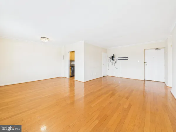 $195,000 | 3701 5th Street South, Unit 406, Arlington, VA 22204