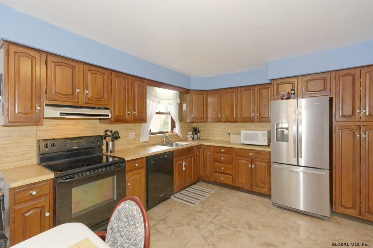 7 Nolan Road Colonie, NY 12205 - Photo 11 of 38 Photo 11