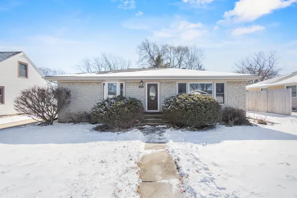 $274,900 | 909 West Weiland Avenue, Appleton, WI 54914