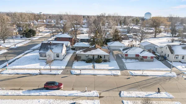 $274,900 | 909 West Weiland Avenue, Appleton, WI 54914