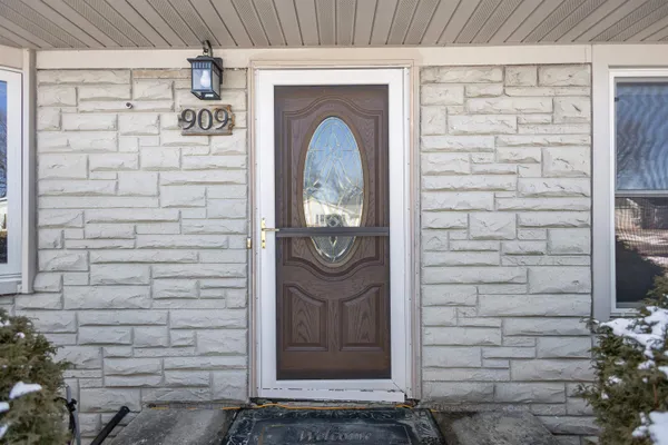 $274,900 | 909 West Weiland Avenue, Appleton, WI 54914