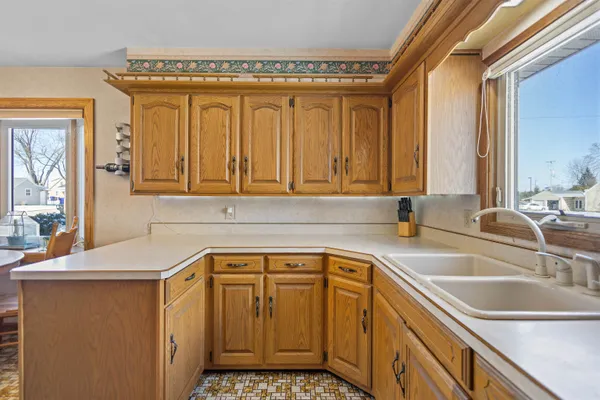 $274,900 | 909 West Weiland Avenue, Appleton, WI 54914