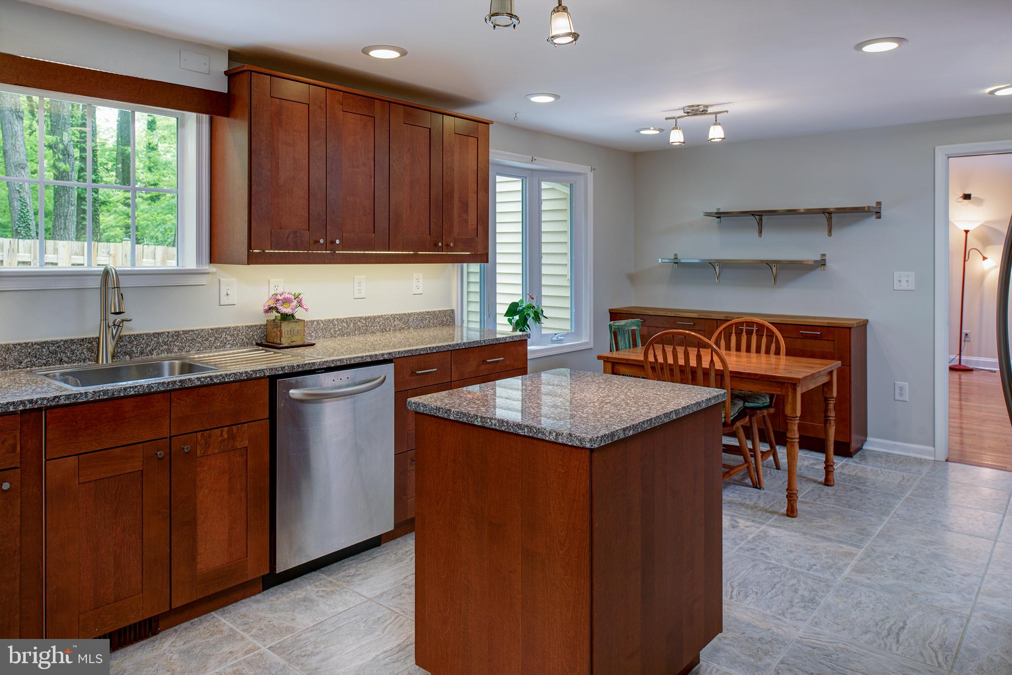 2287 Dosinia Court Reston, VA 20191 - Photo 9 of 34 Gallery Image 9