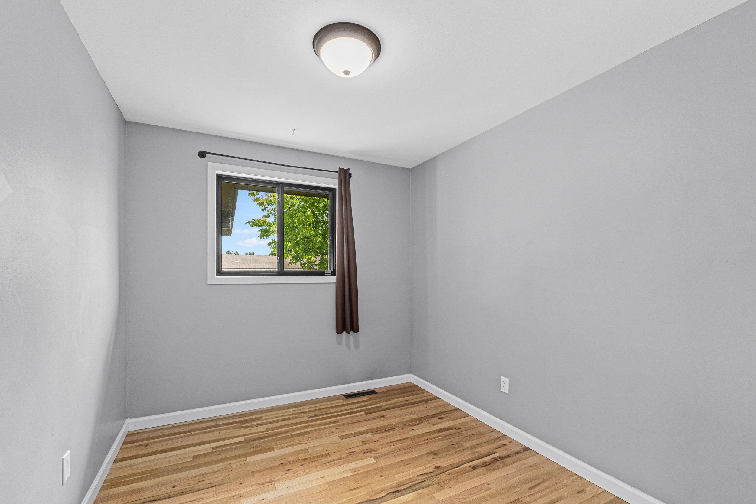412 East Cozza Drive Spokane, WA 99208 - Photo 17 of 39