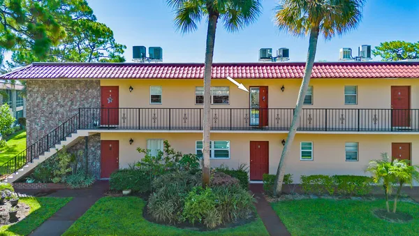 $125,000 | 1975 Southwest Palm City Road, Unit G, Stuart, FL 34994