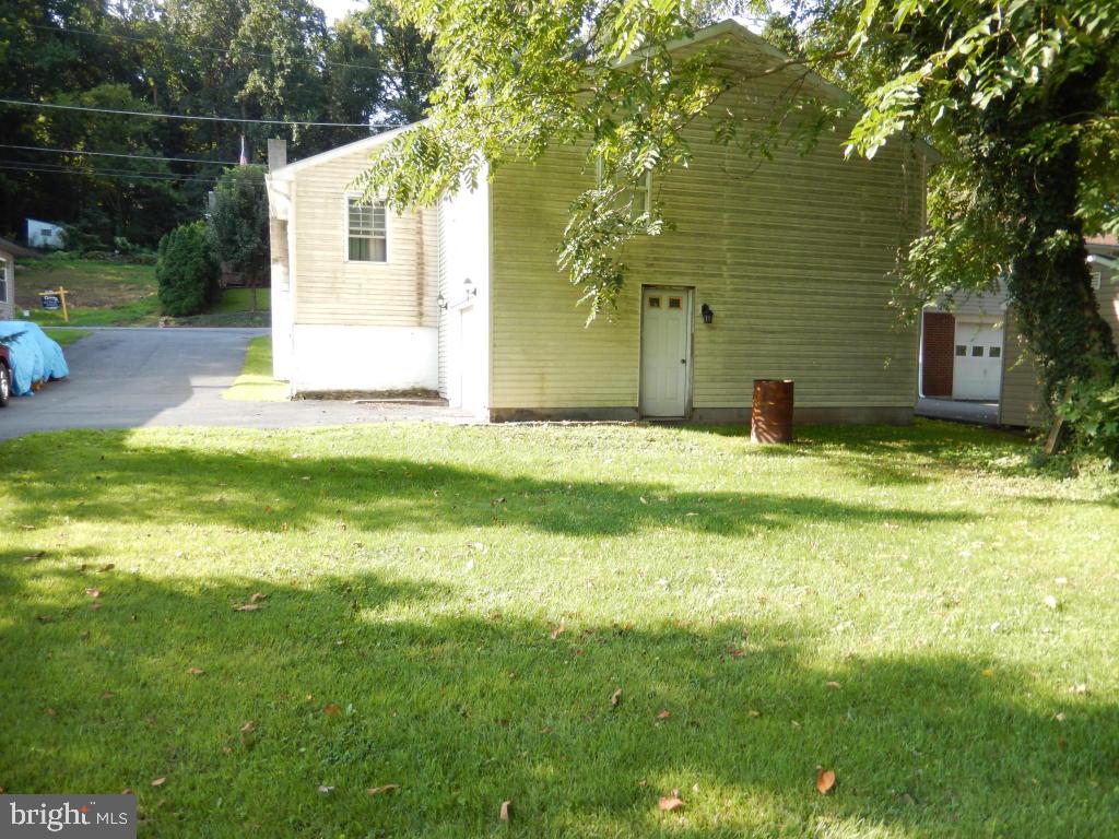 2390 Quarry Road Lebanon, PA 17046 - Photo 11 of 15 Gallery Image 11