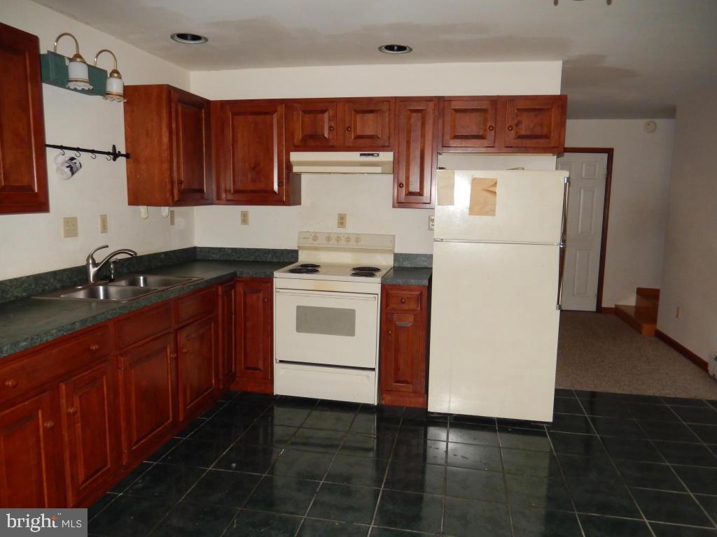 2390 Quarry Road Lebanon, PA 17046 - Photo 4 of 15 Gallery Image 4