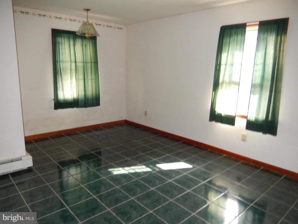 2390 Quarry Road Lebanon, PA 17046 - Photo 6 of 15 Gallery Image 6