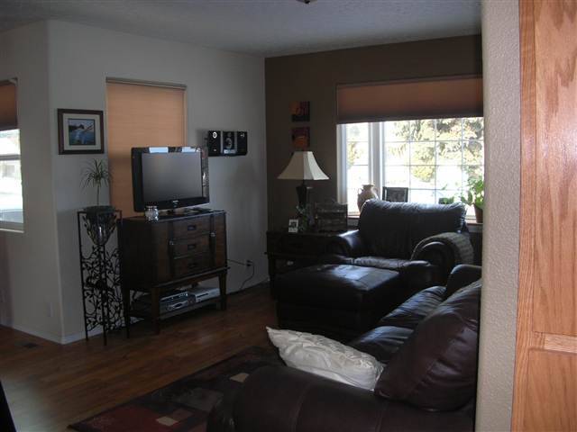 512 East Elm Road Spokane, WA 99218 - Photo 4 of 9 Gallery Image 4