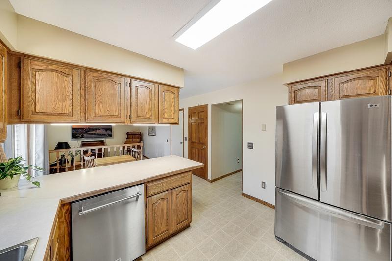 14246 Dearborn Path Rosemount, MN 55068 - Photo 26 of 44