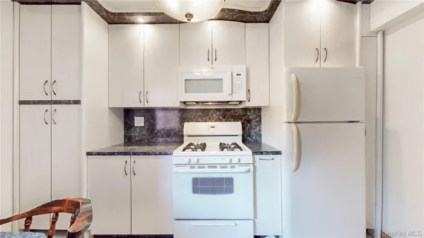 $269,000 | 99-11 60th Avenue, Unit 4E | South Corona