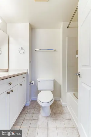 $2,800 | 3101 North Hampton Drive, Unit 412, Alexandria, VA 22302