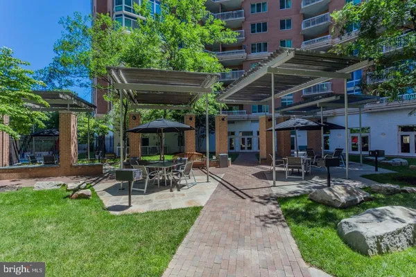 $2,800 | 3101 North Hampton Drive, Unit 412, Alexandria, VA 22302