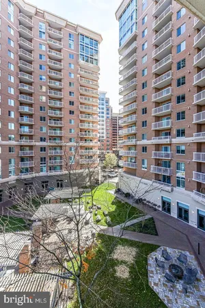 $2,800 | 3101 North Hampton Drive, Unit 412, Alexandria, VA 22302