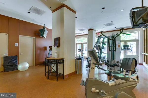 $2,800 | 3101 North Hampton Drive, Unit 412, Alexandria, VA 22302