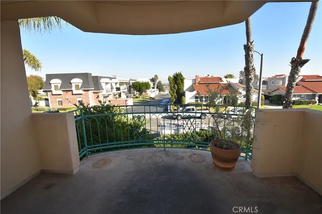 $4,199 | 5142 Warner Avenue, Unit 205, Huntington Beach, CA 92649